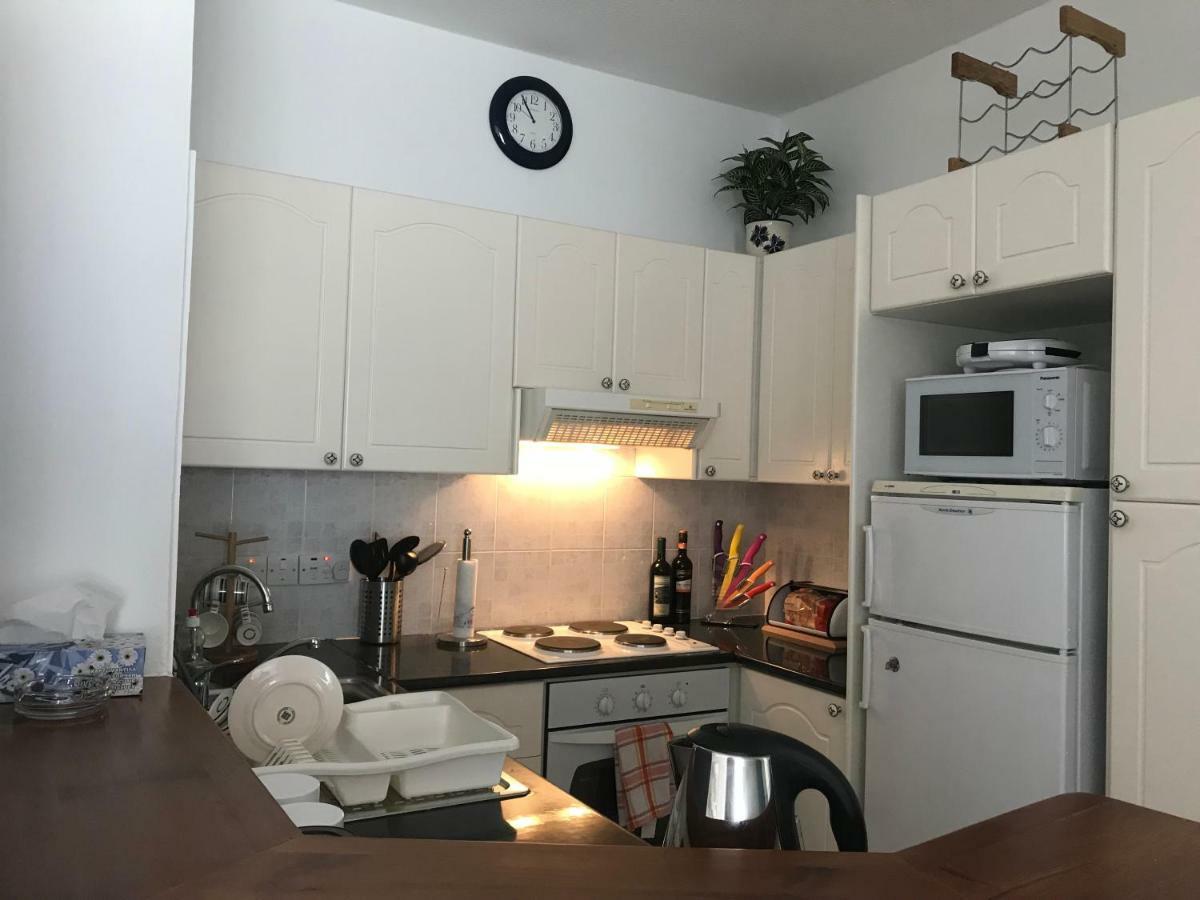 Kings Palace - Fabulous Pool-Side 2 Bed Apartment Paphos Ngoại thất bức ảnh