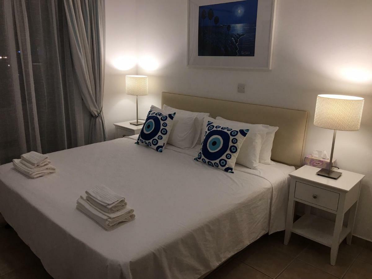 Kings Palace - Fabulous Pool-Side 2 Bed Apartment Paphos Ngoại thất bức ảnh